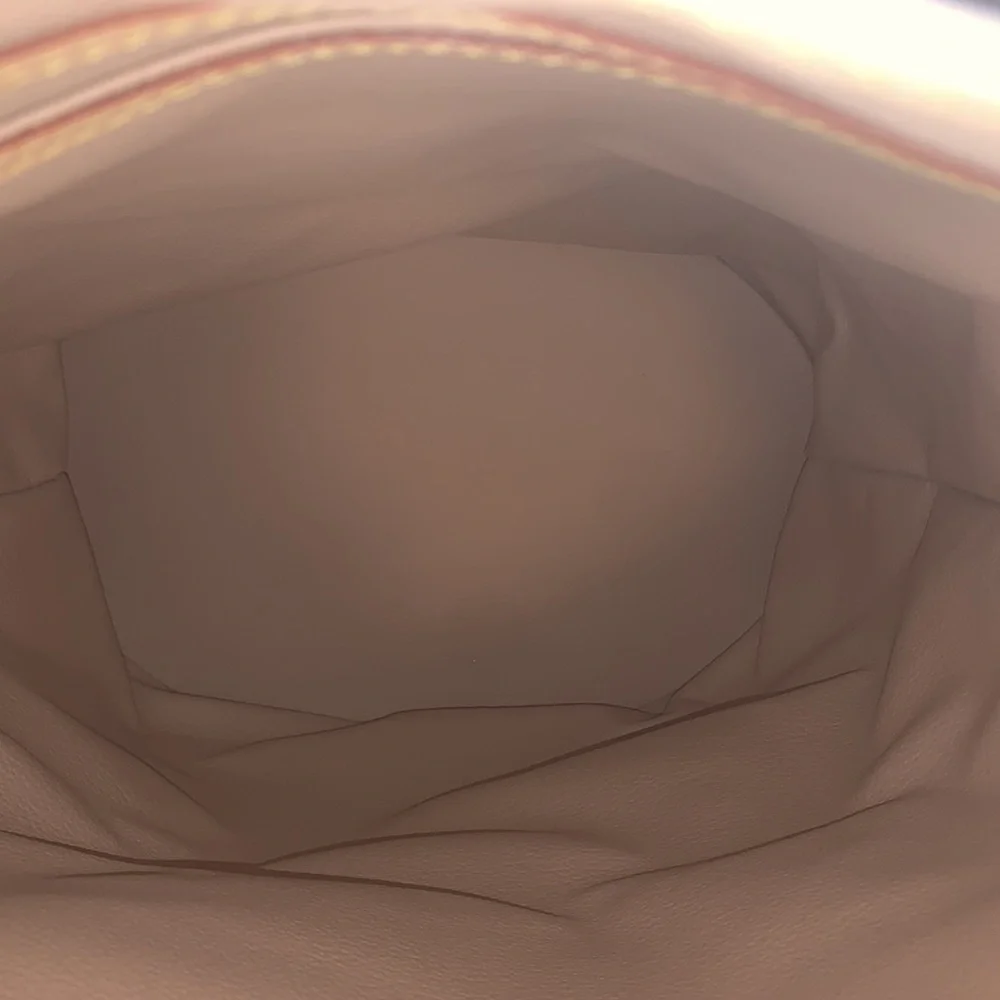 Louis Vuitton Bucket GM (pouch Not included)